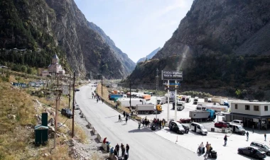 Gürcüstandan Rusiyaya ağır yük daşımaları dayandırıldı