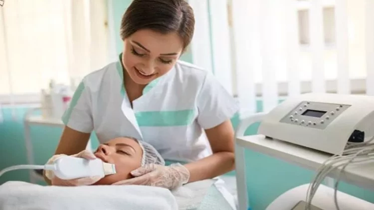 Hansı kosmetoloqlardan razı qalmısız? - SORĞU