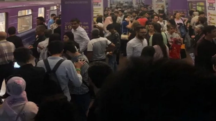 Metroda problem: Qatarlar tuneldə qaldı - YENİLƏNİB