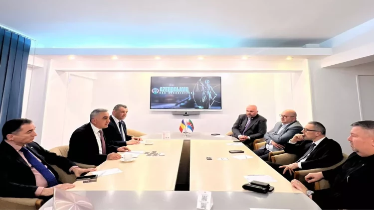 Vəkillər Kollegiyasının rəhbərliyi Rumıniya Vəkillər Kollegiyasının İllik Konfransında iştirak edib - FOTO