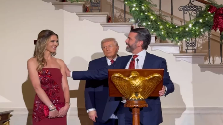 Trampın oğlu onunla nişanlandı - VİDEO