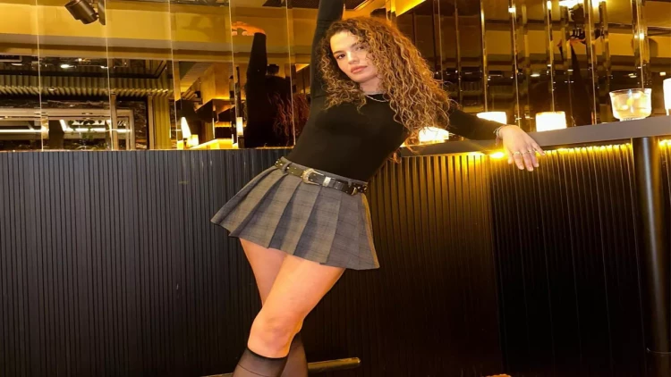 Açıq-saçıq səhnələrindən danışdı - 