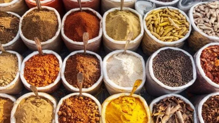 Niyə ədviyyatlar yeməyin sonunda əlavə edilməlidir?  - Dadı korlayan geniş yayılmış səhv