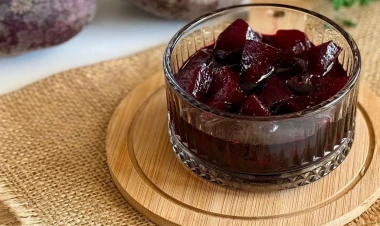 Rəngi ilə cəlb edir: Çuğundur mürəbbəsi resepti