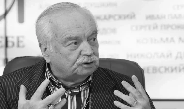 Nikolay Denisov vəfat etdi