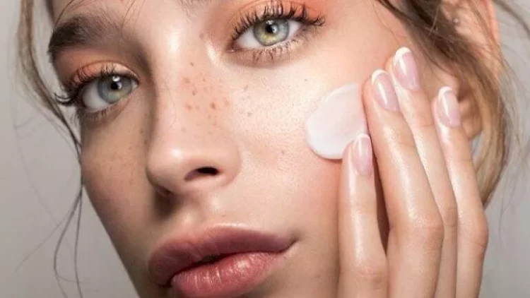 Orqanizmi təmizləyir, həzmi yaxşılaşdırır, dərini qoruyur - Detoksun faydaları