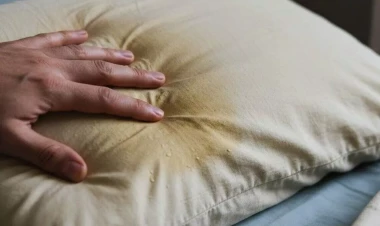 Yastıqlardakı sarı ləkələrə son: İlk günkü kimi tərtəmiz olacaq