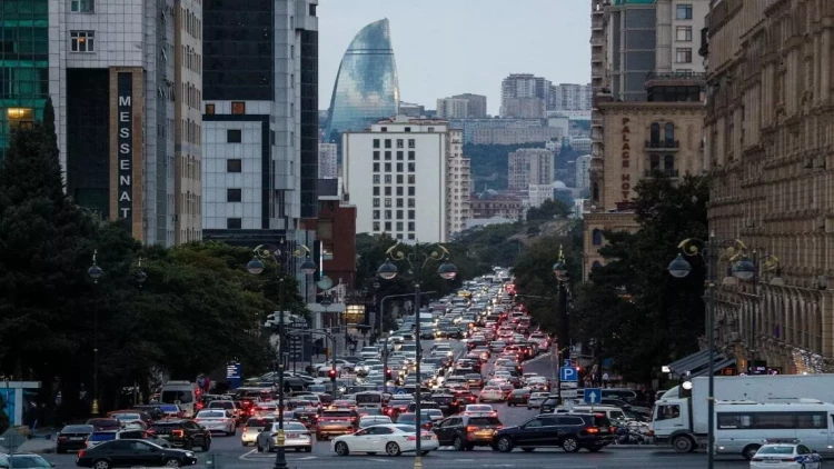 Bakıda taksi parkının optimallaşdırılması tıxacların azaldılması üçün təxirəsalınmaz addım kimi göstərilir
