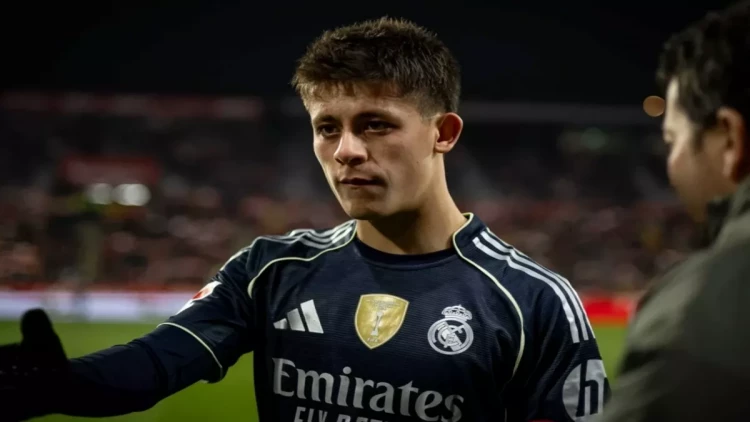 Ardanın maaşı müzakirələrə səbəb oldu - FOTO