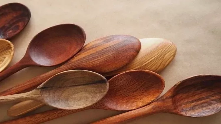 Mətbəxdə taxta qaşıqdan istifadə təhlükəlidirmi?