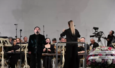 Xalq şairi Fikrət Qocanın 90 illik yubileyinə həsr olunmuş musiqili bədii gecə keçirildi - FOTO