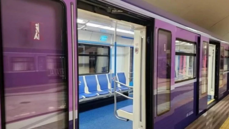 28 Mayda bu qatarı görənlər sevinir - Xüsusi vaxtda gəlir - VİDEO