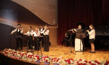 “Nəğməyə, rəngə, sözə dönən 90 il” adlı yubiley konserti keçirilib - FOTO