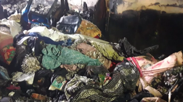 Xəstə qadın və anasını yanğından qonşular xilas etdi - FOTO