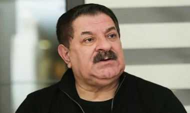 Ağadadaş Ağayev səhnədə 