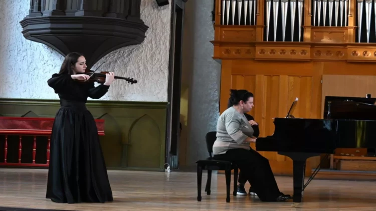 Filarmoniyada abonement konsertləri: musiqi ilə yazılan tarix və sənət yolçuluğu - FOTO