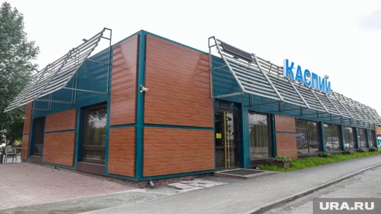 Rusiyada azərbaycanlılara məxsus daha bir kafe sökülür - FOTO