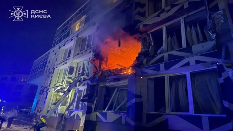 Kiyevdə xəstəxanaya hücum edildi - Ölən və yaralananlar var