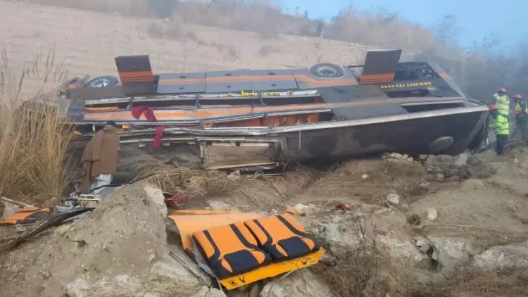 Pakistanda ağır qəza - 5 ölü, 24 yaralı