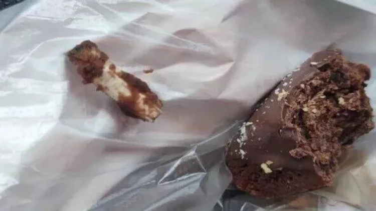 Şirniyyatın içindən görün nə çıxdı