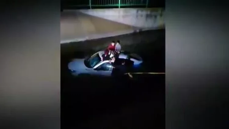 Beyləqanda maşın kanala düşdü - 4 nəfər... - VİDEO