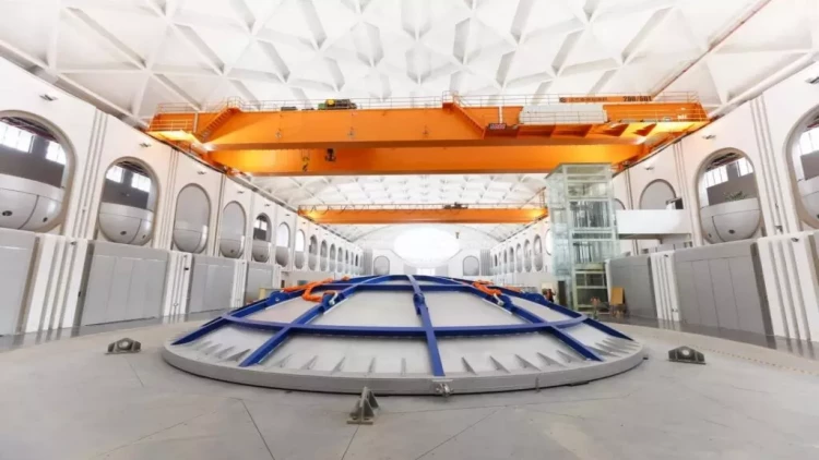 Çin dünyanın ən gücü hiper-cazibə maşınını istifadəyə verdi - FOTO