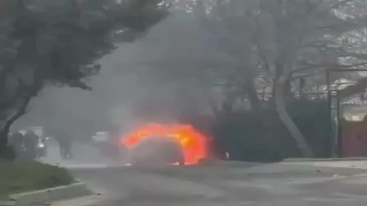 Binəqədidə avtomobil yandı – VİDEO