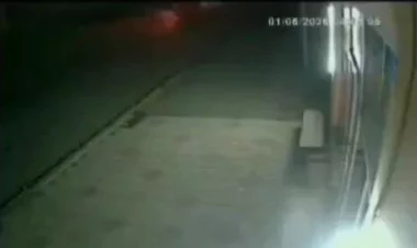 Tərtərdə minik avtomobili traktorun kotanına çırpıldı - ölən var - VİDEO