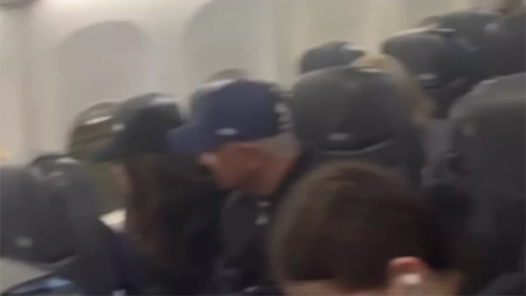 İstanbul-Krasnodar reysində problem - Sərnişinlər kabində saxlanıldı - VİDEO