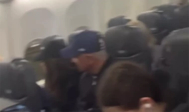 İstanbul-Krasnodar reysində problem - Sərnişinlər kabində saxlanıldı - VİDEO