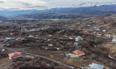 Prezident Ağdərə rayonunun Heyvalı kəndində görülmüş işlərlə tanış olub