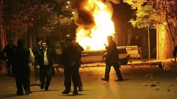 İran polisi əhaliyə SMS-lə xəbərdarlıq göndərir - FOTO