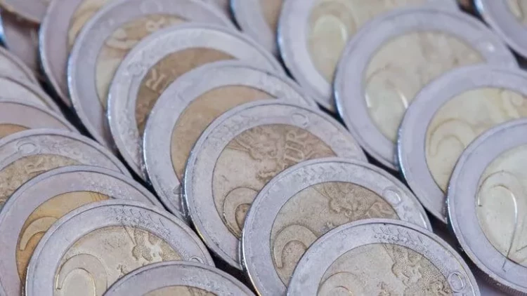 İnşaat işçisinin bəxti gətirdi: Cibindəki 2 avroya bir mənzil aldı