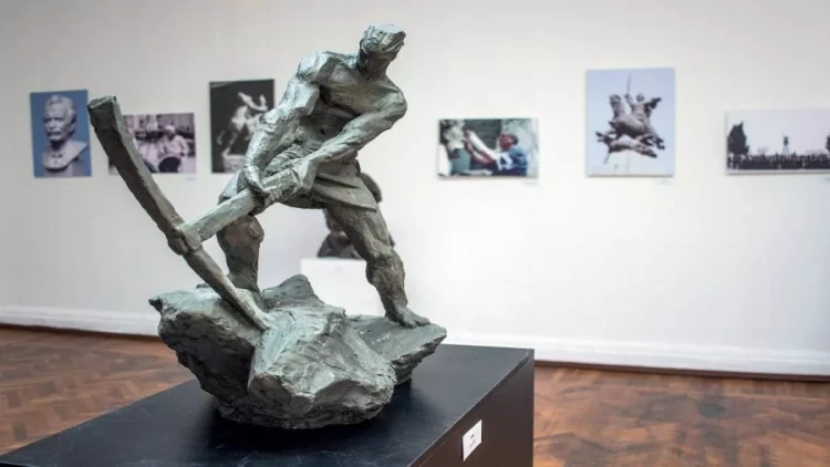 TikTok-da sənət danışır: heykəltaraşların dünyası