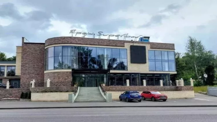 Azərbaycanlı oliqarxın məşhur restoranı sökülür - 15 milyon şirinlik də puç oldu - FOTO