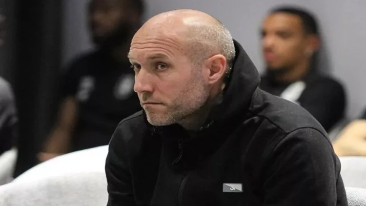 İşləmədən “Neftçi”dən maaş alacaq