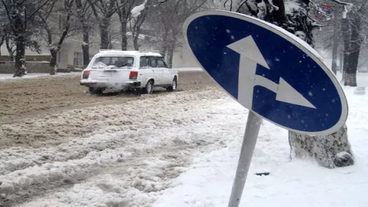 Sürücülərə XƏBƏRDARLIQ: Bu yolda hərəkət təhlükəli olub