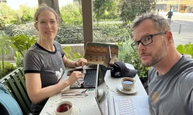 Hər şey bir sual ilə başladı: 300 manat ilə 5 ildə milyonçu oldular