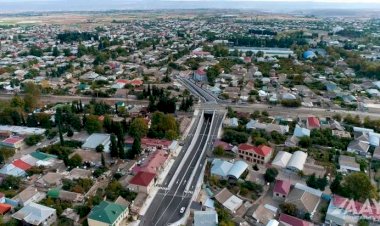 Tovuzda qadın uşağı evdə 3 gün tək saxladı - Qonşular xilas etdi