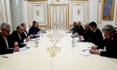 Paşinyan Abbas Əraqçi ilə görüşdü