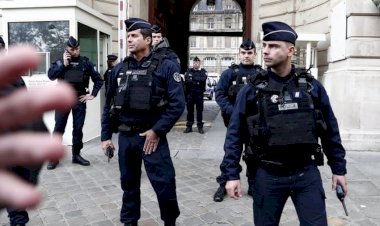 KİV: Fransada gənc məktəbdən çıxarkən öldürülüb