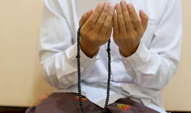 Məscidlərdə bayram namazı qılınıb