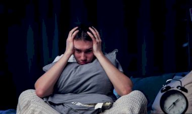 Kifayət qədər yuxu yatmamaq bu problemlərə səbəb olur