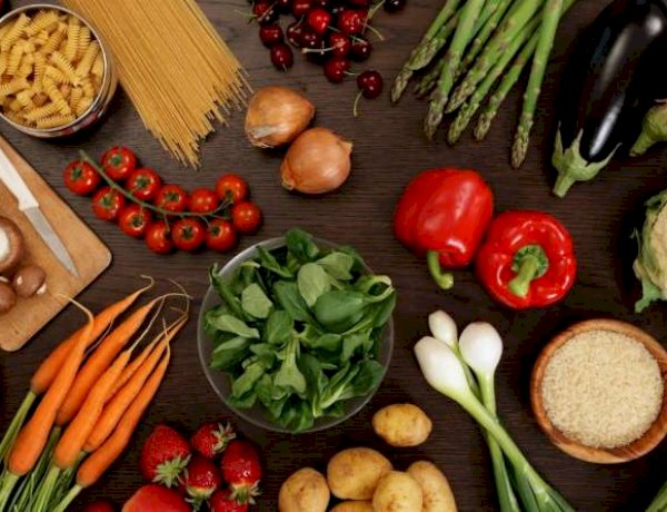 Yüz il yaşamağa kömək edən 5 qida açıqlandı